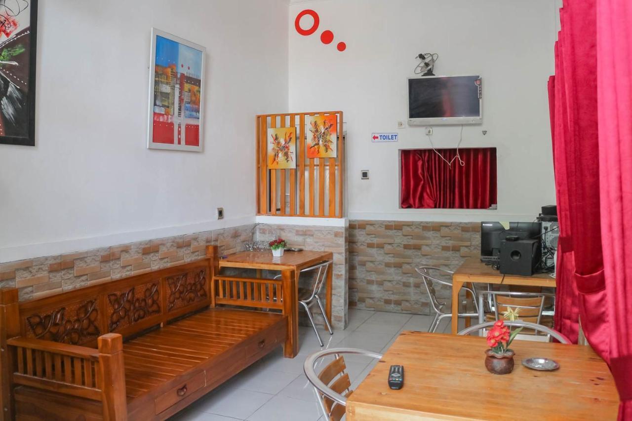 Wisma Vandera Syariah Garut Mitra Reddoorz Exterior photo